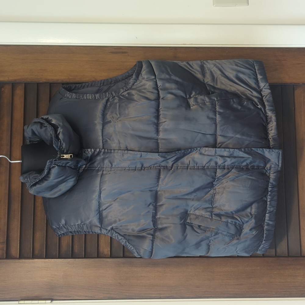 Old Navy gray puff vest in XXLarge